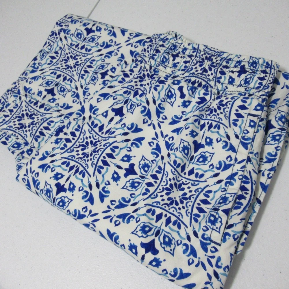 Maeve by Anthropologie Wide Leg Cropped Blue and White Printed Pants Size Small - Picture 17 of 17